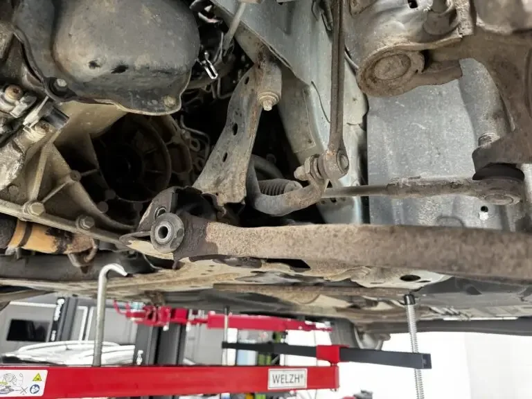 Ford Fiesta suspension arm released for gearbox access