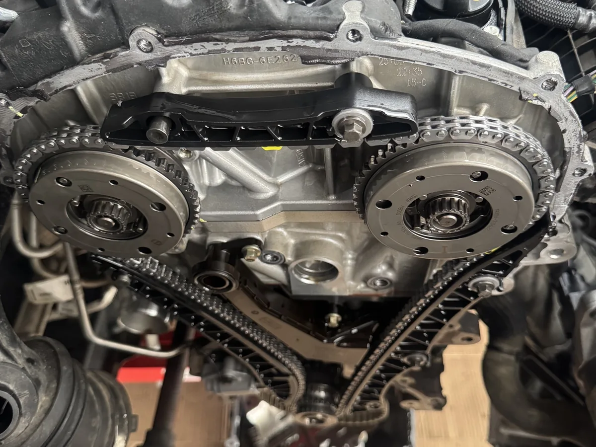 Timing chain and cam sprockets on a Ford EcoBoost chain engine